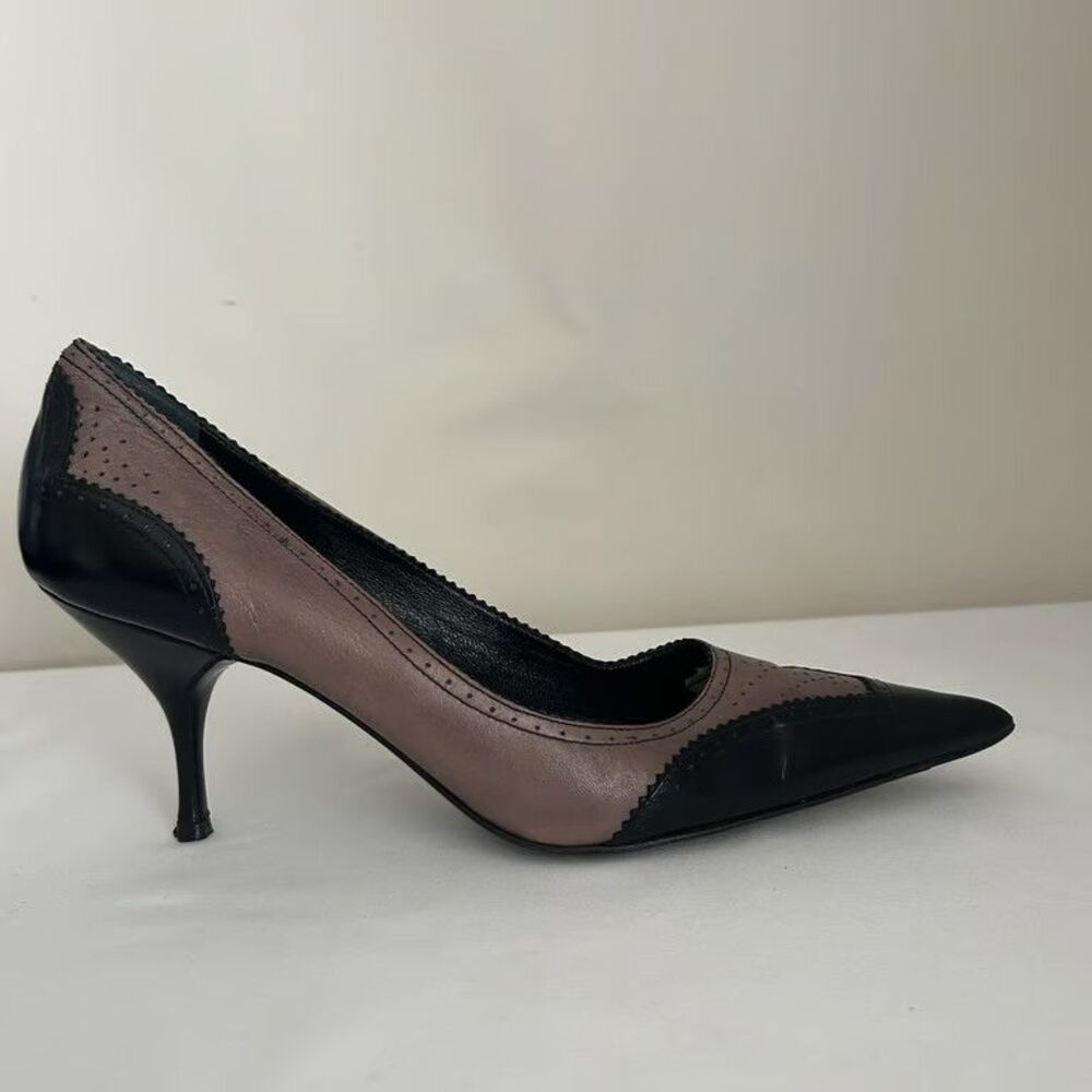 Prada Wingtip Brogue Pumps Heels Black Taupe Leather Pointed Toe Womens 38.5 - Picture 7 of 11